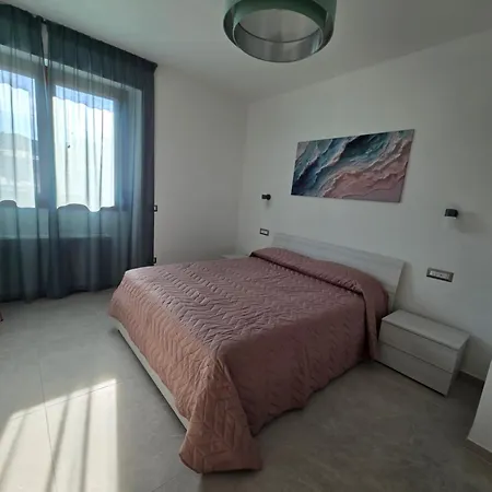 فندق مبيت وإفطار Dimora Insula 3*