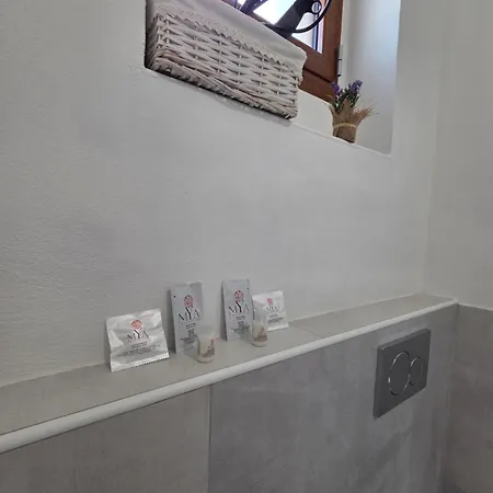فندق مبيت وإفطار Dimora Insula 3*